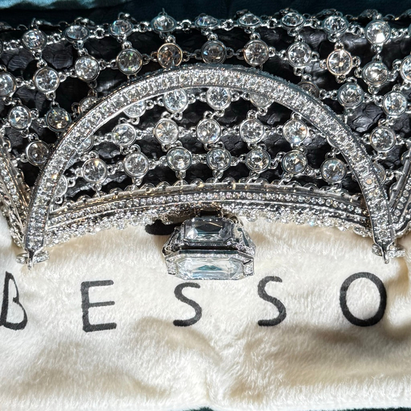Besso Silver Snakeskin Crystal Evening Clutch – Elizabeth Taylor Design - Picture 5 of 11